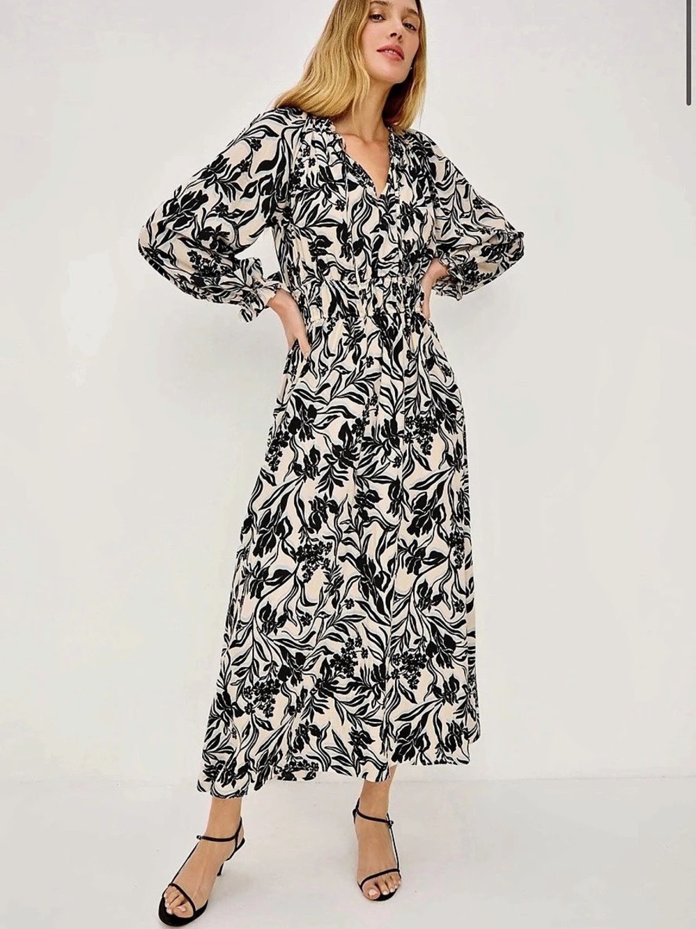 Rails Floral Midi Dress in White & Black Size Large